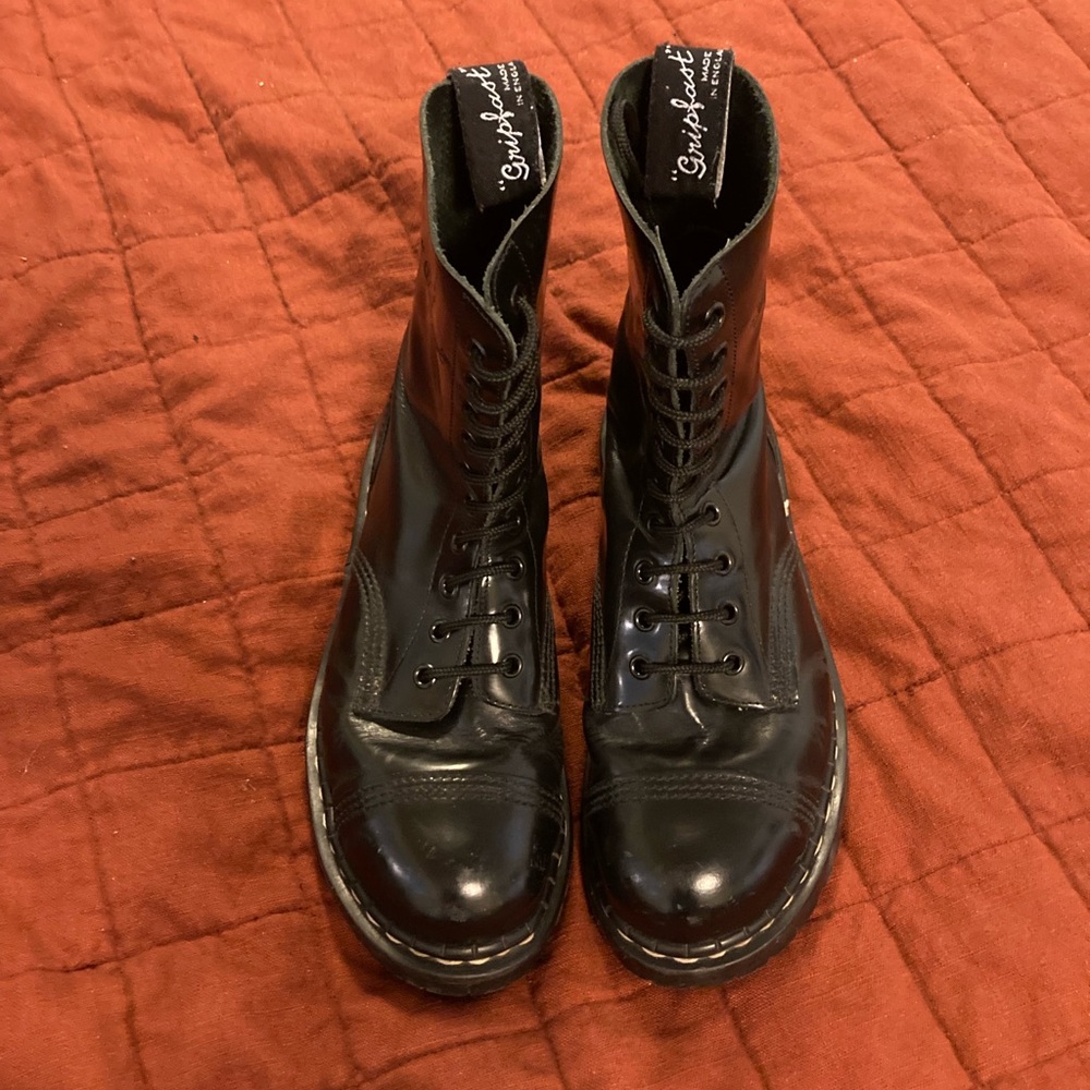 Gripfast 10 eye steel toe boots